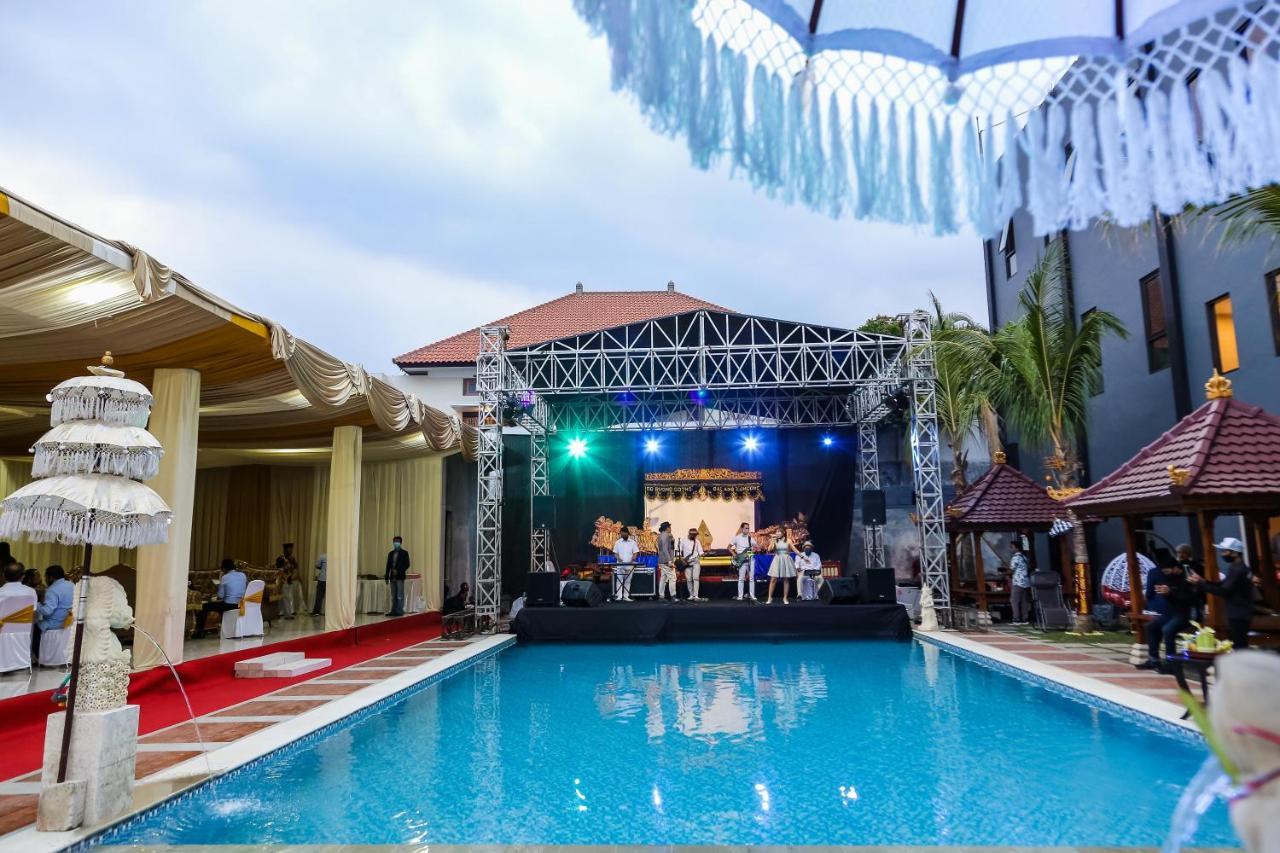 Giri Palma Hotel Malang Esterno foto