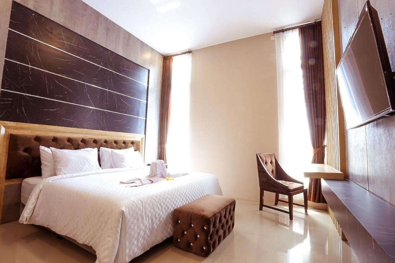 Giri Palma Hotel Malang Esterno foto