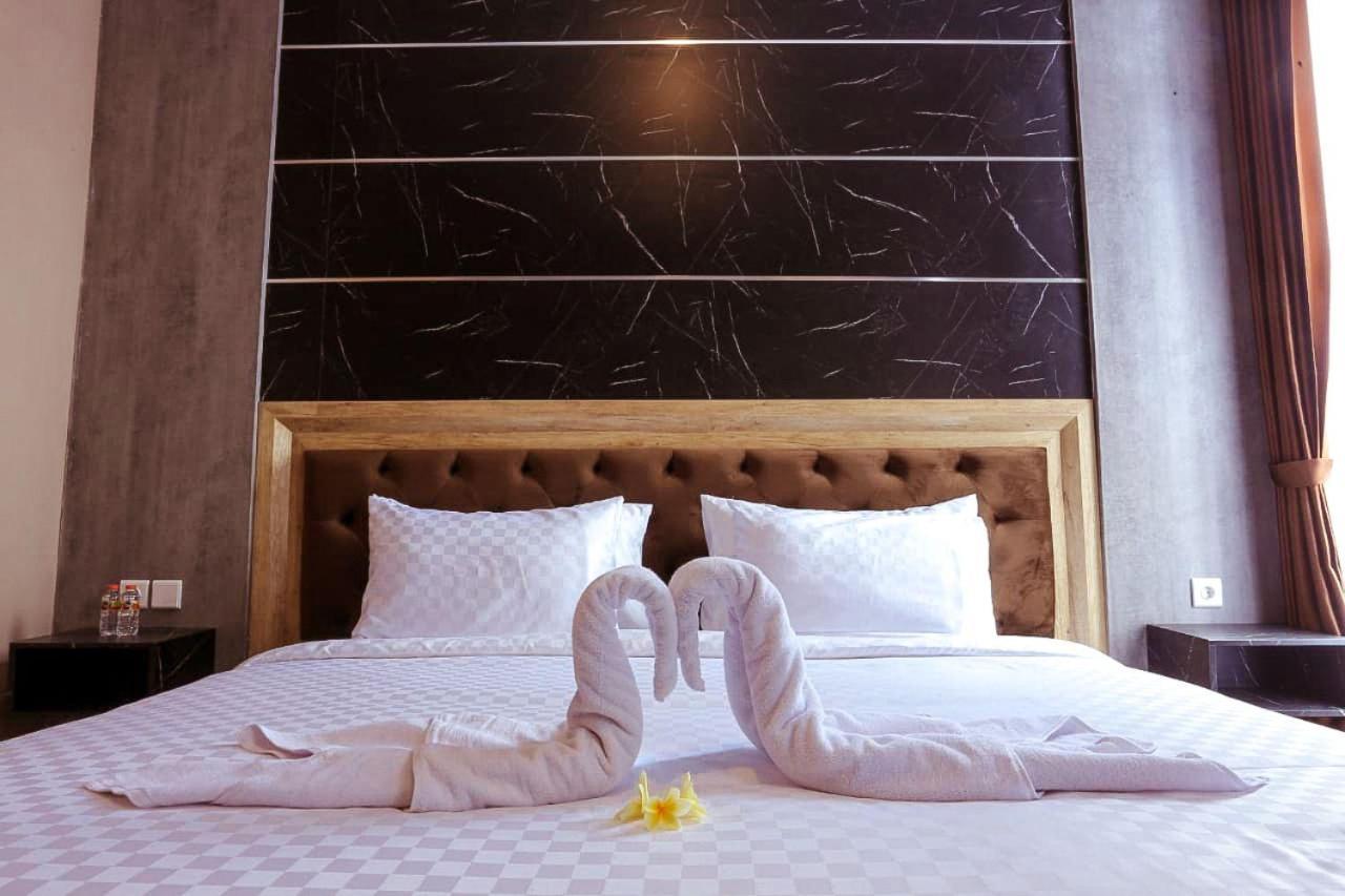 Giri Palma Hotel Malang Esterno foto