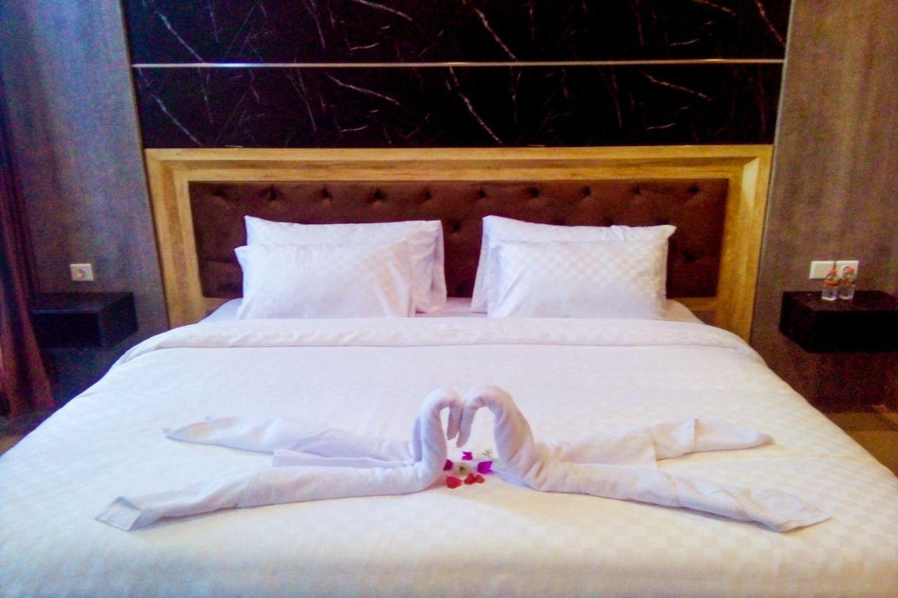 Giri Palma Hotel Malang Esterno foto