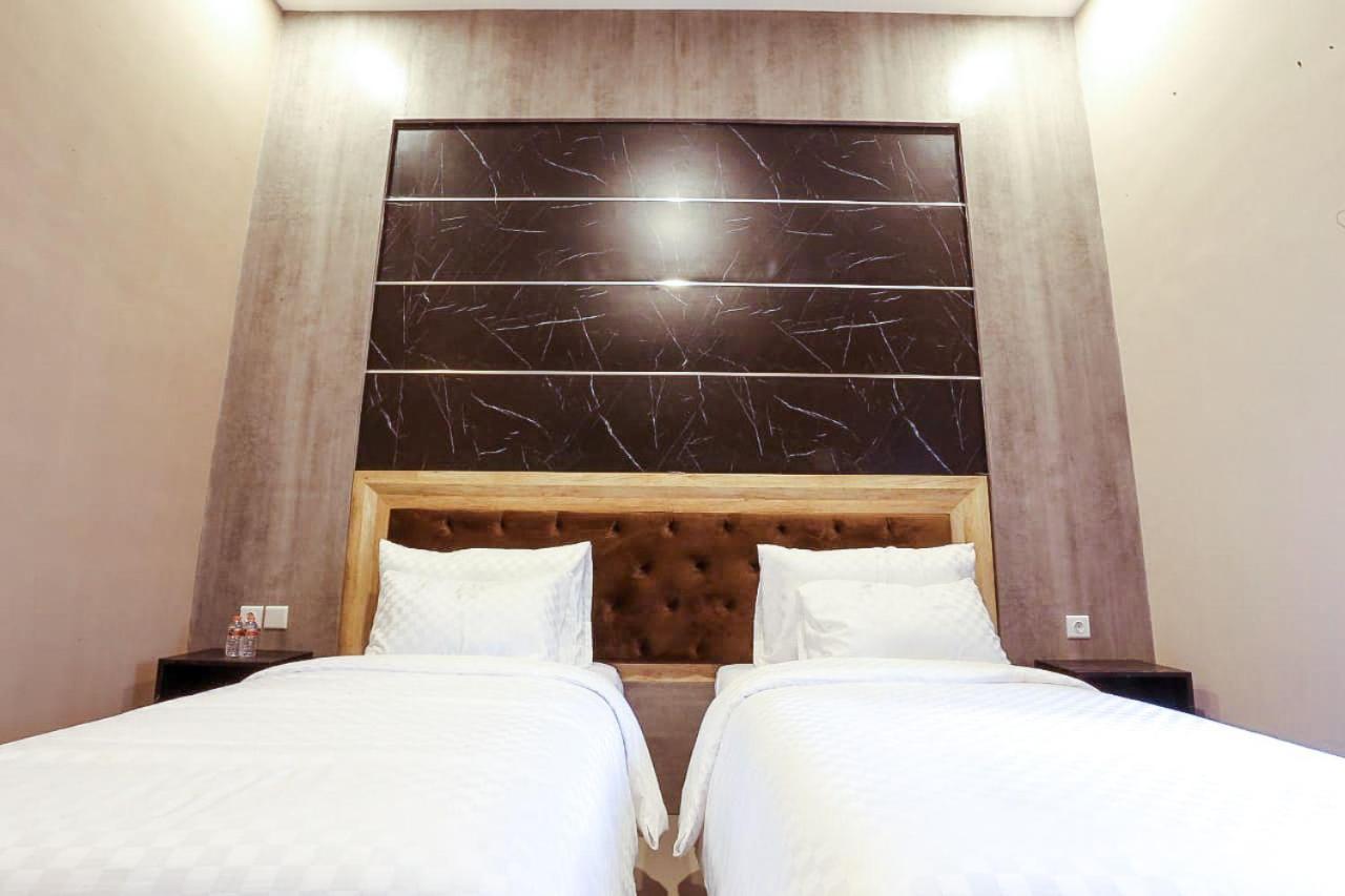 Giri Palma Hotel Malang Esterno foto