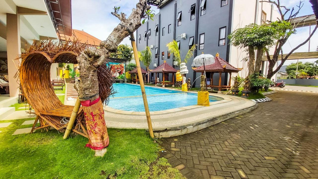 Giri Palma Hotel Malang Esterno foto