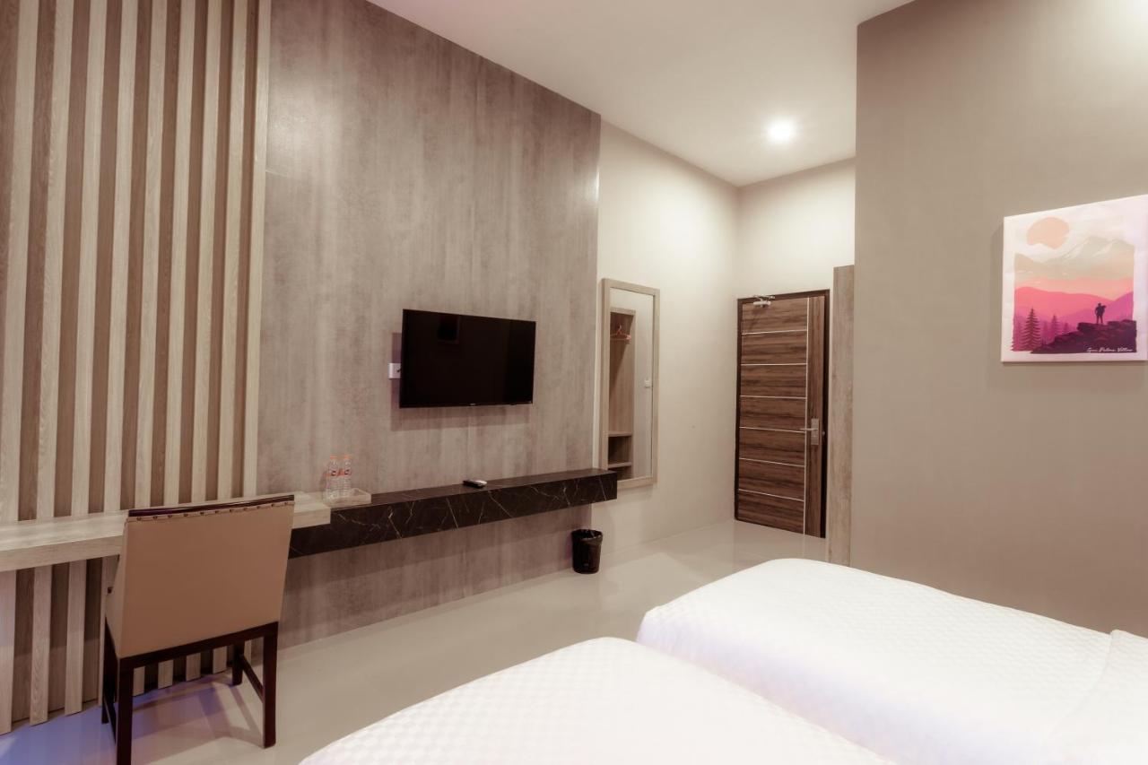 Giri Palma Hotel Malang Esterno foto