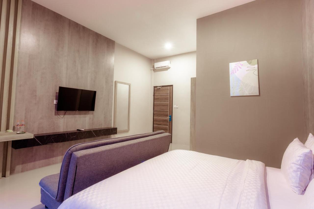 Giri Palma Hotel Malang Esterno foto