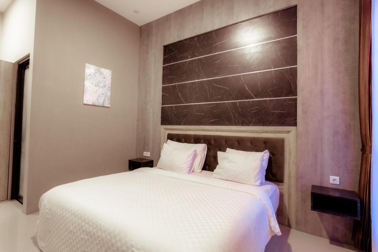 Giri Palma Hotel Malang Esterno foto