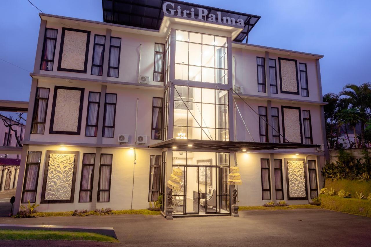 Giri Palma Hotel Malang Esterno foto