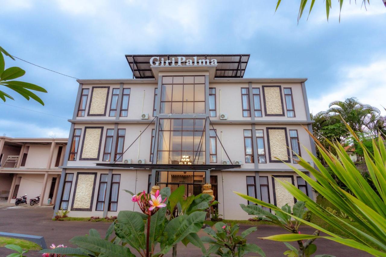 Giri Palma Hotel Malang Esterno foto