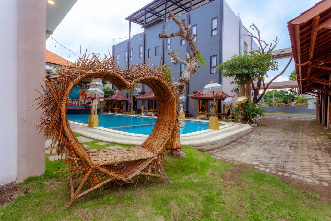 Giri Palma Hotel Malang Esterno foto