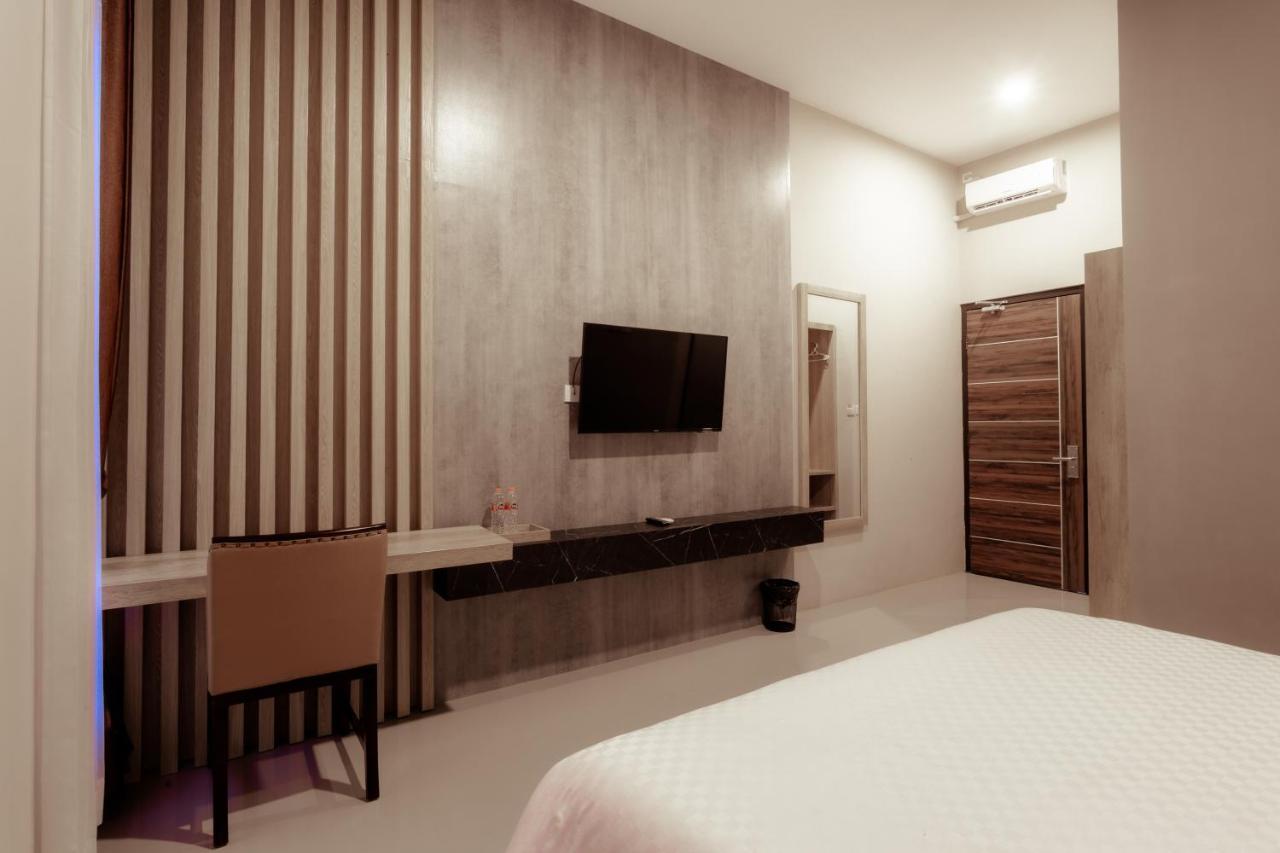 Giri Palma Hotel Malang Esterno foto