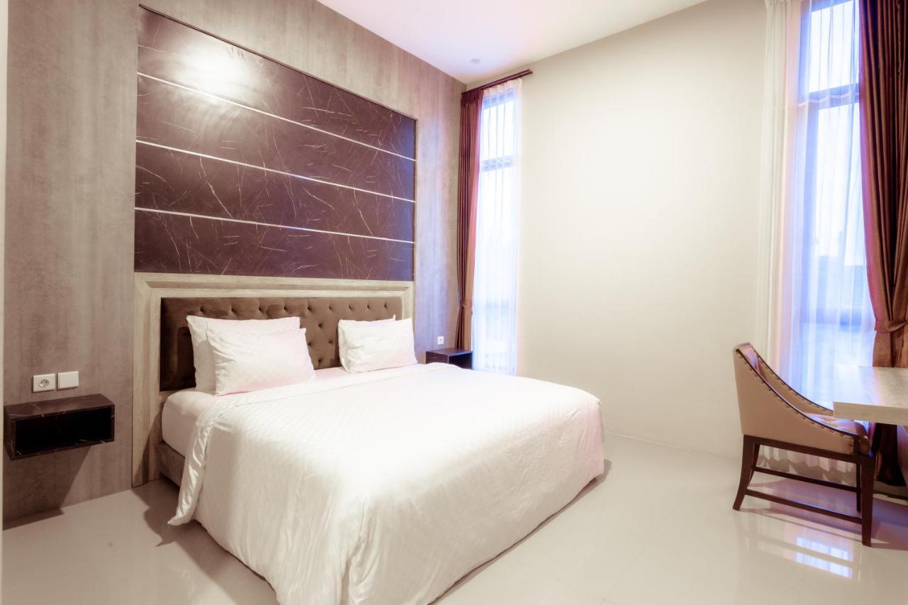 Giri Palma Hotel Malang Esterno foto