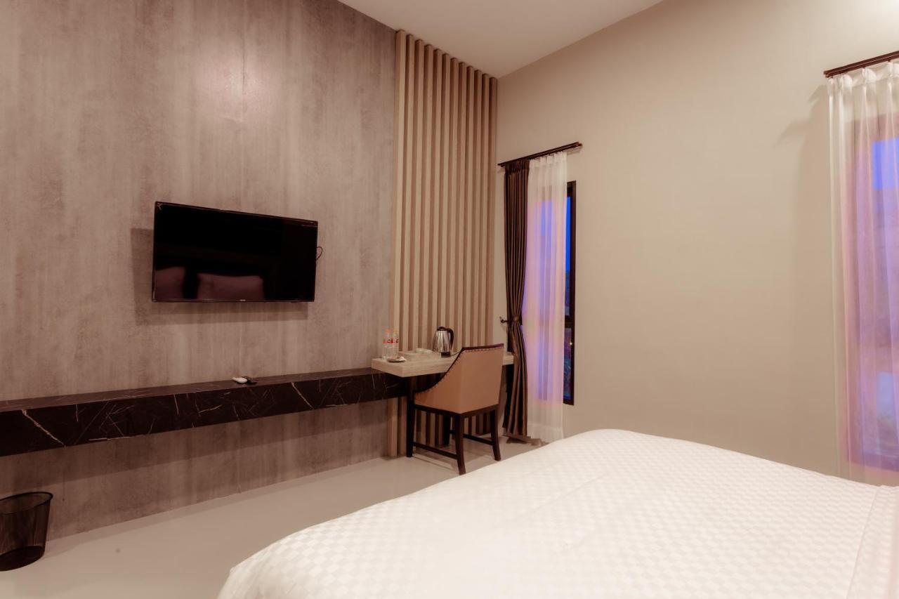 Giri Palma Hotel Malang Esterno foto