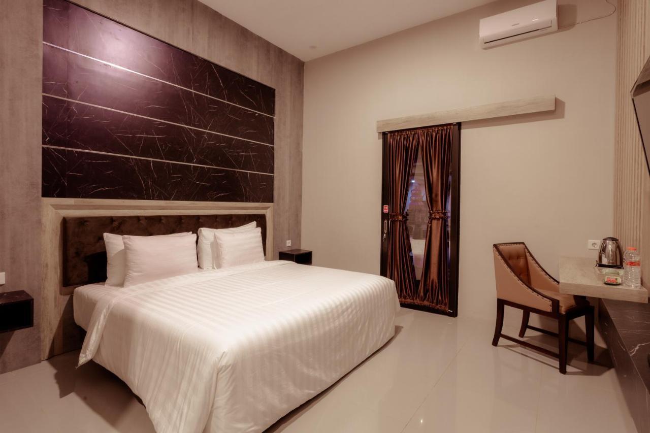 Giri Palma Hotel Malang Esterno foto