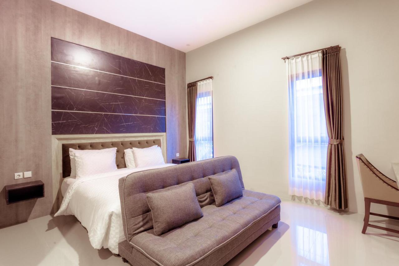 Giri Palma Hotel Malang Esterno foto