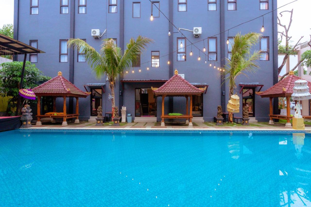 Giri Palma Hotel Malang Esterno foto