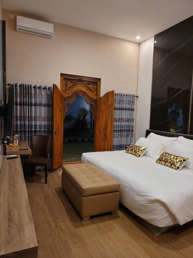 Giri Palma Hotel Malang Esterno foto